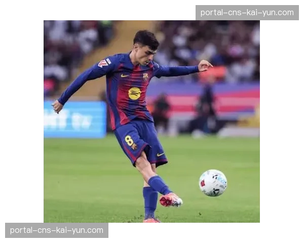 巴萨训练场上佩德里与拉什福德均已恢复全队合练，获得队医复出许可