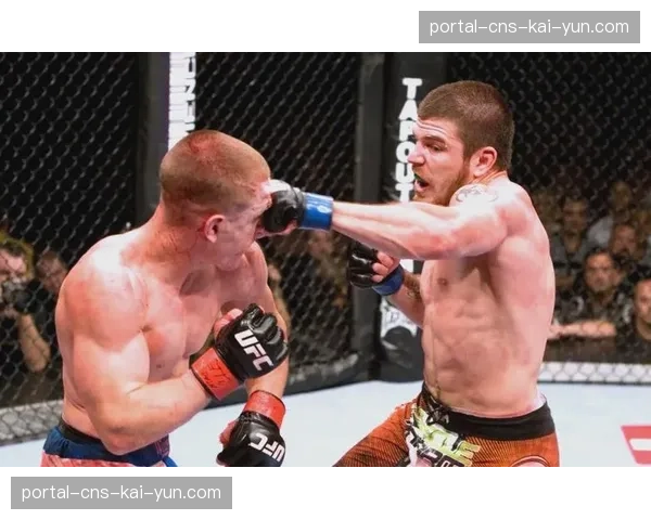 前UFC双冠王“DC”科米尔确认将担任UFC 300副赛的现场评论员