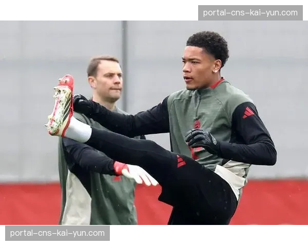 诺伊尔续约悬念未解，拜仁考虑汉堡门将霍伊尔作为备选